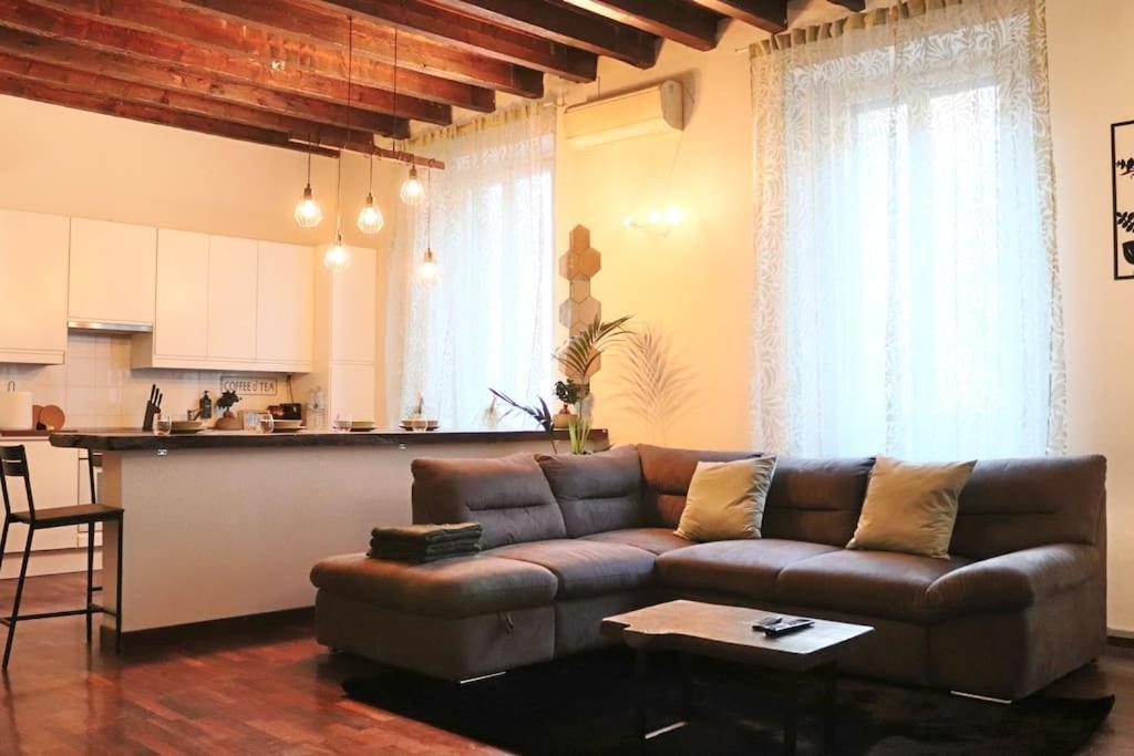 Ampia Casa In Corso Buenos Aires, 6min Dal Duomo Appartamento